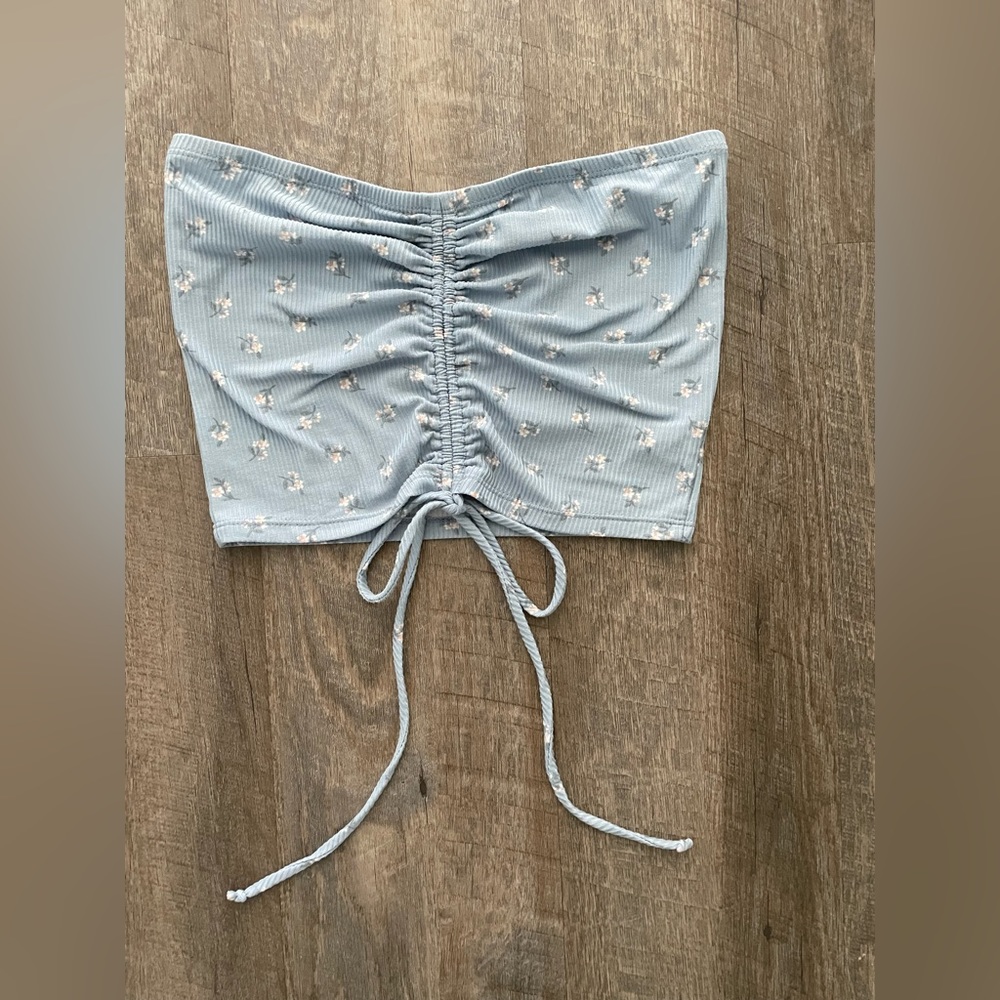 Strapless top